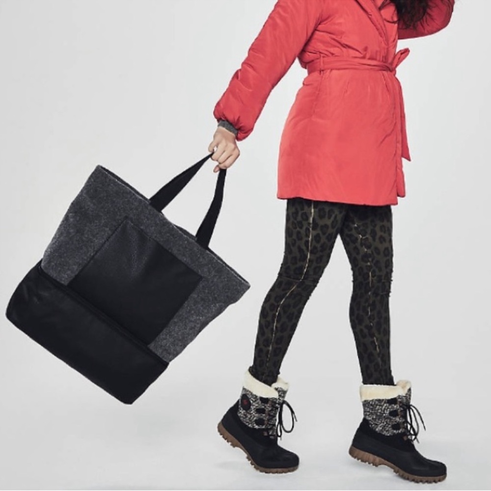DSW Grey Wool Felt Maxi Tote Shoe Compartment Faux Leather Outside Pocket ZipTop - Picture 4 of 9